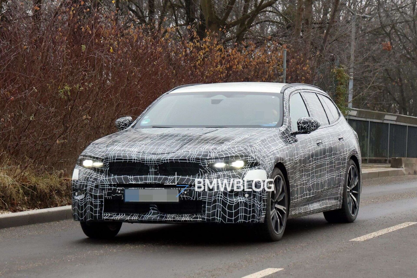 BMW 5 Series Wagon Facelift Spied Hiding Evolutionary Look